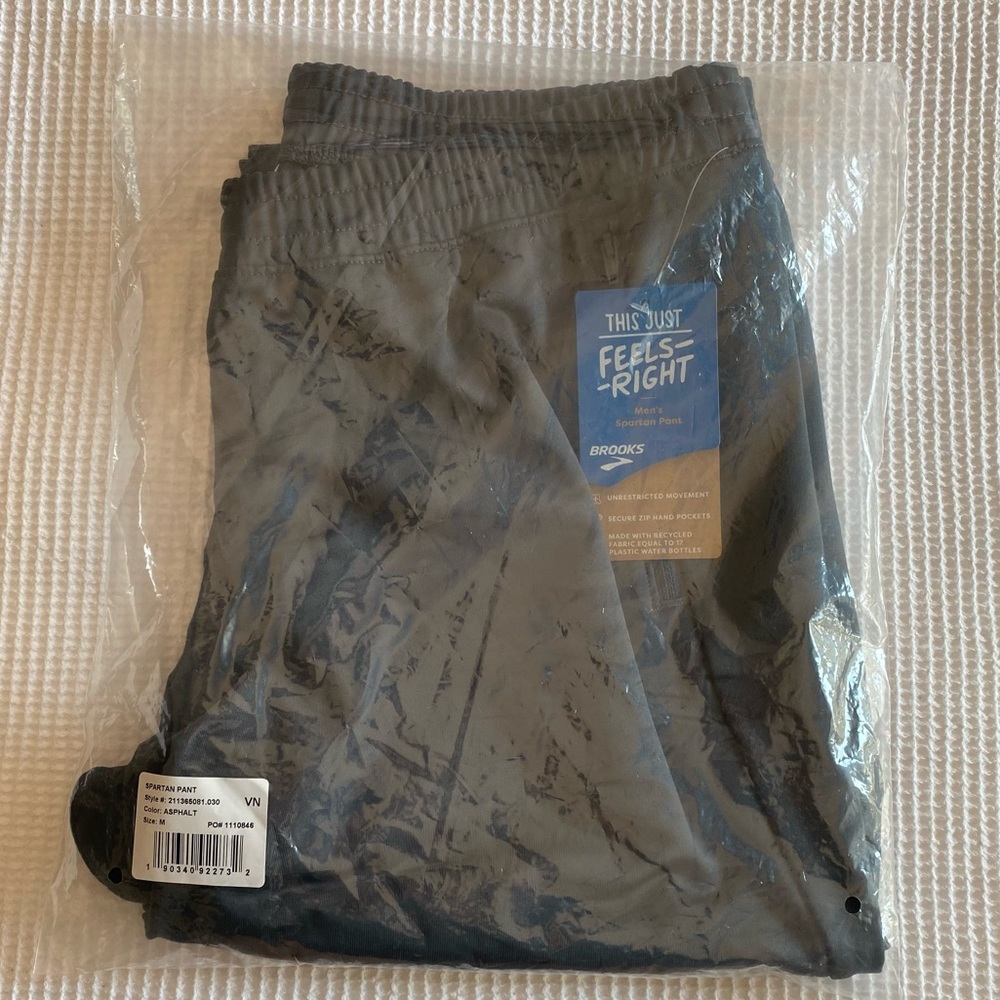 NWT Brooks Spartan Pant